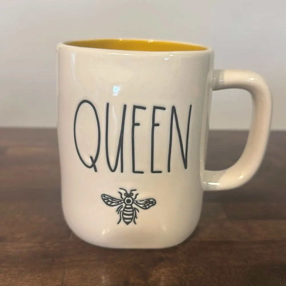 Queen bee Rae dun mug - Picture 1 of 3